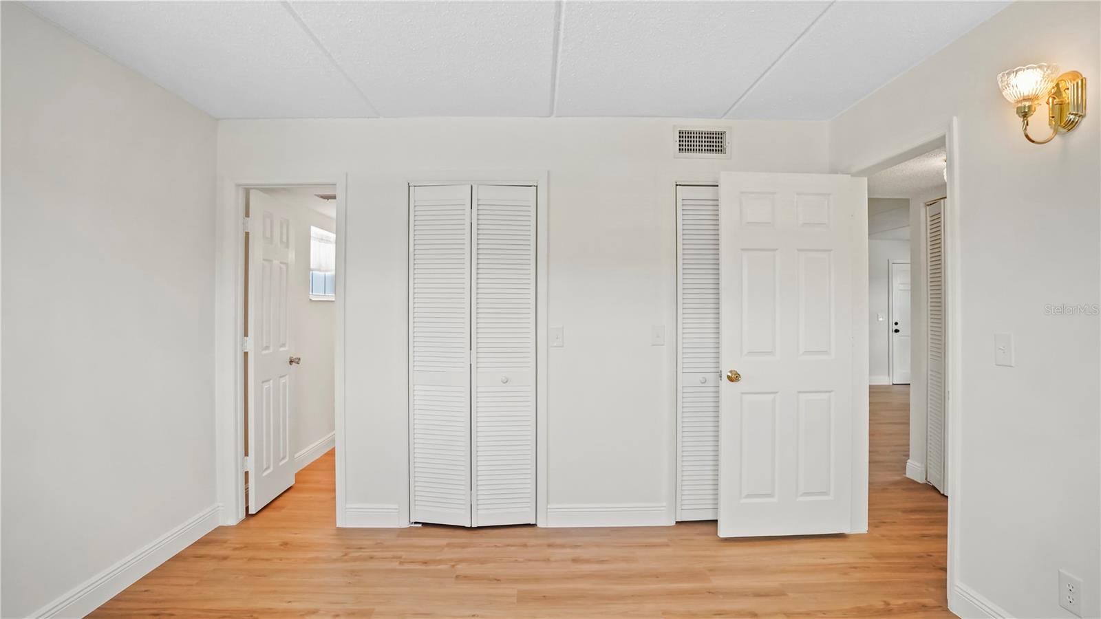 Image 14 of 21 For 1100 Caroline Street 107