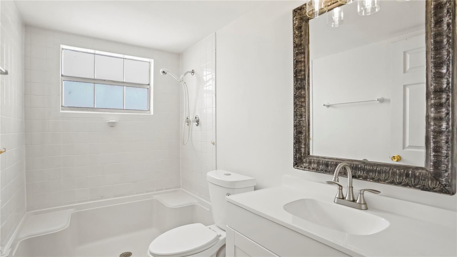 Image 16 of 21 For 1100 Caroline Street 107