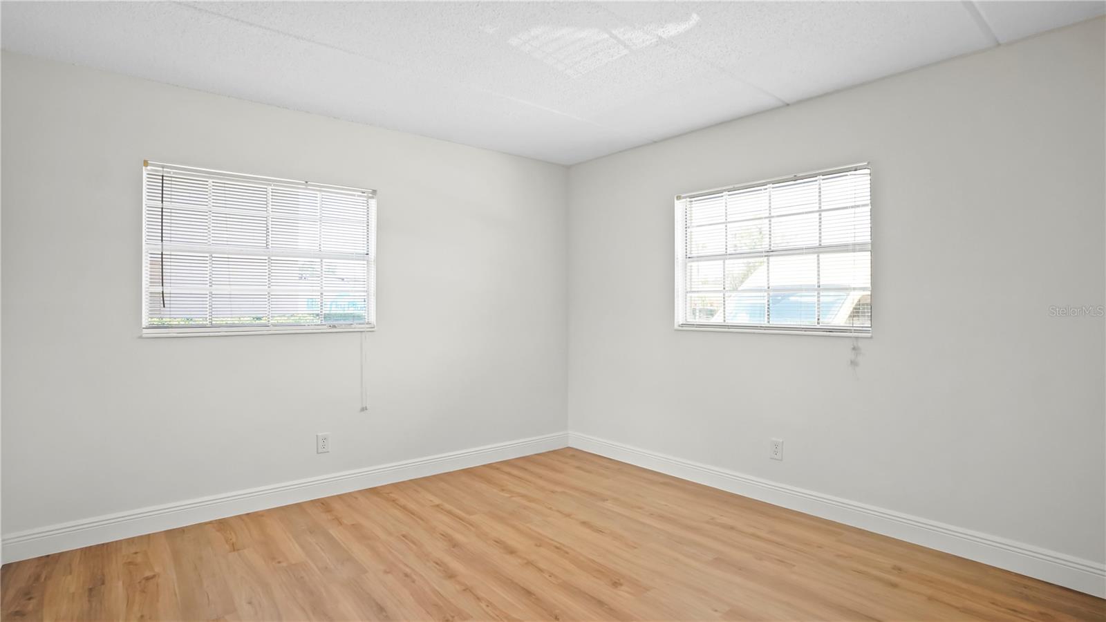 Image 17 of 21 For 1100 Caroline Street 107