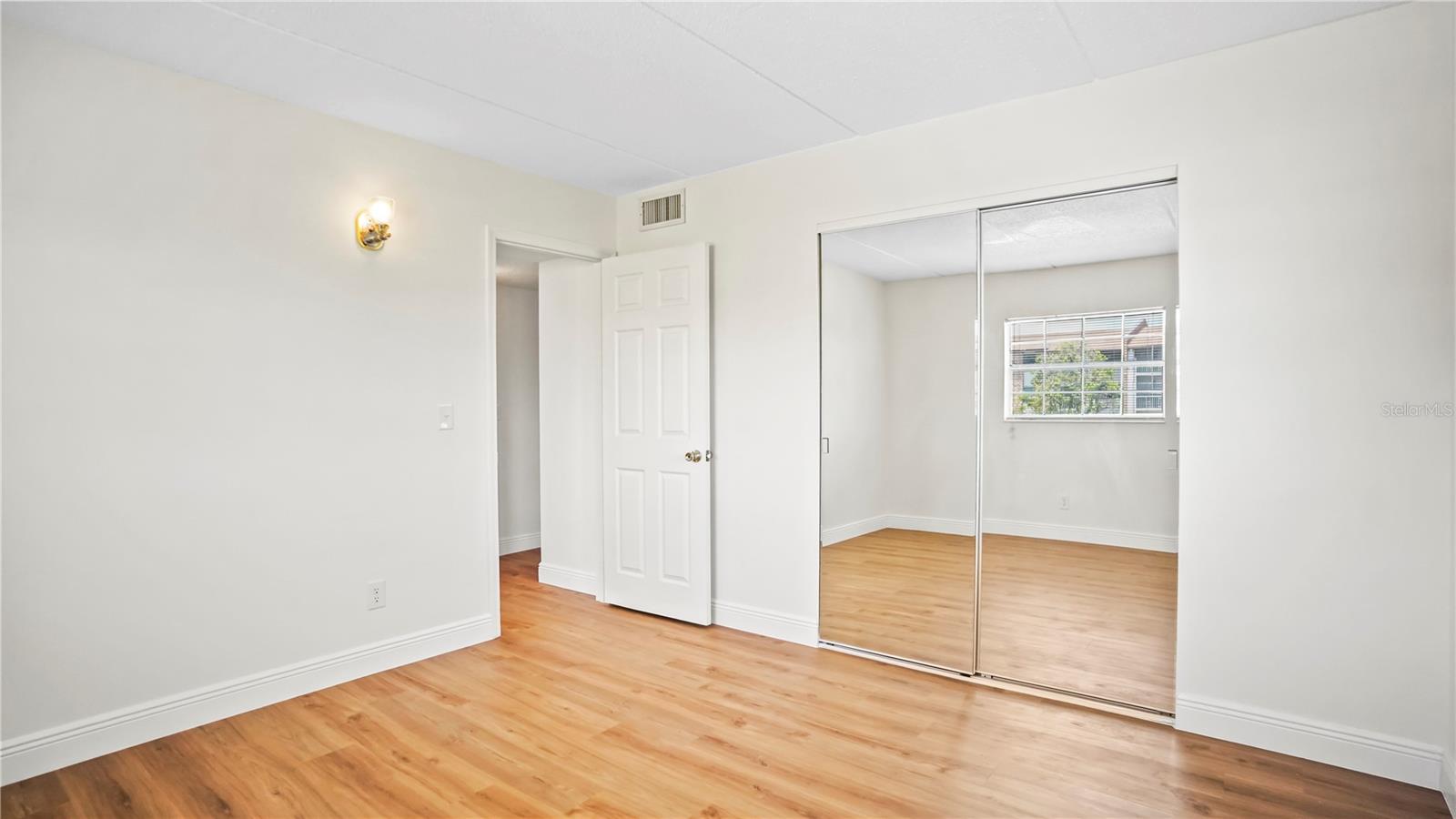 Image 18 of 21 For 1100 Caroline Street 107