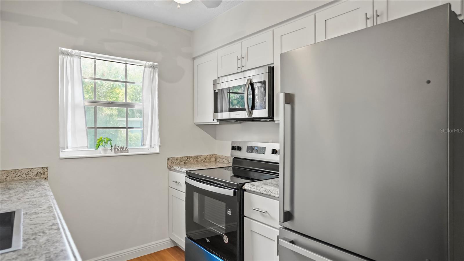 Image 6 of 21 For 1100 Caroline Street 107