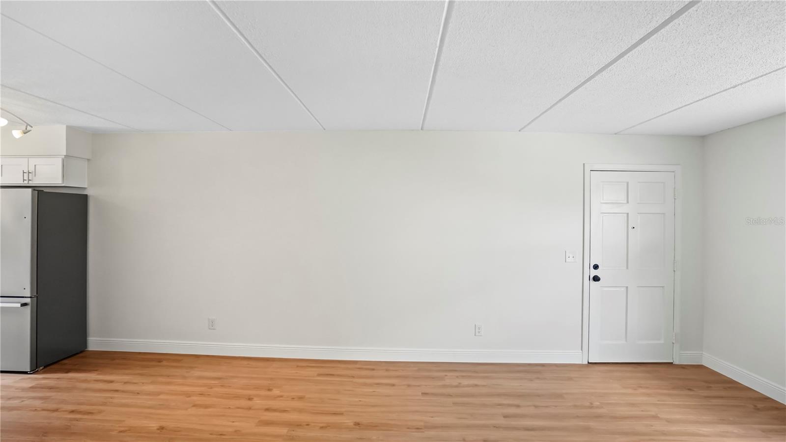Image 8 of 21 For 1100 Caroline Street 107