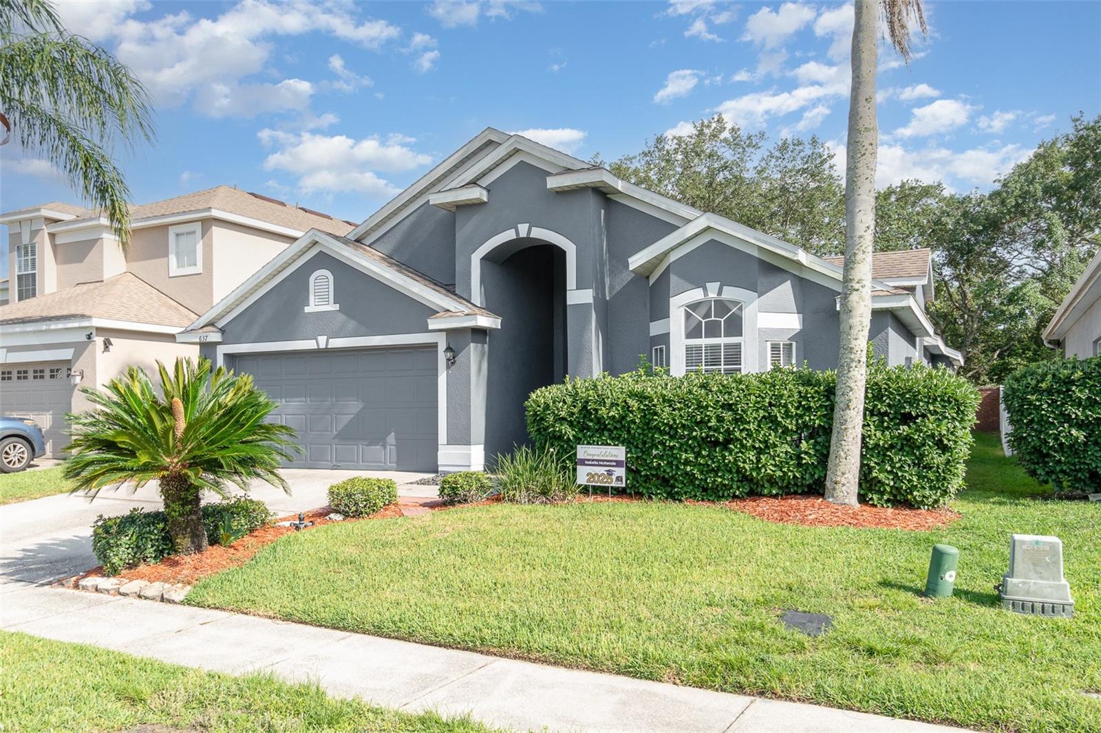 Listing photo id 15 for 637 Blenheim Loop
