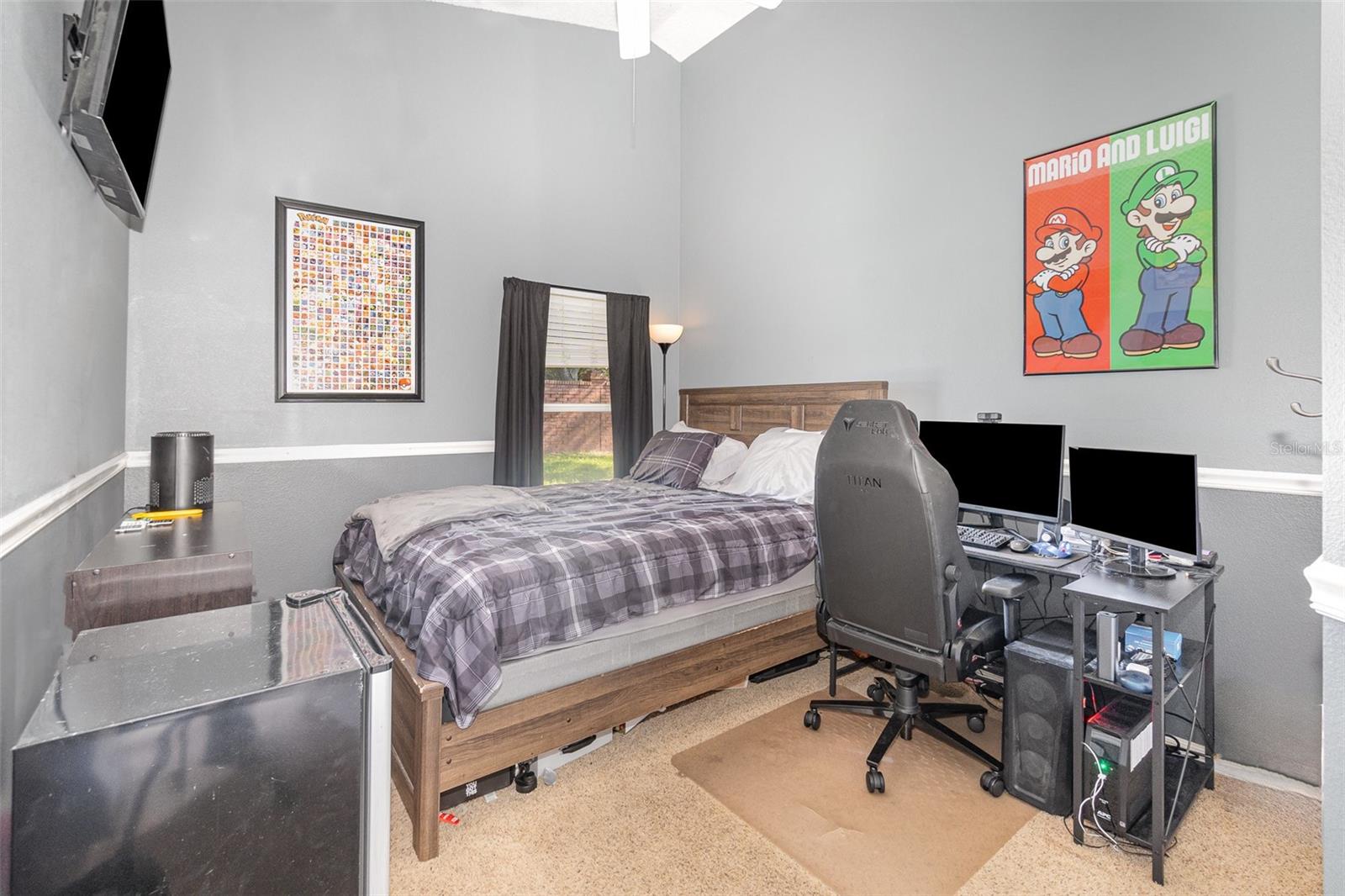 Listing photo id 26 for 637 Blenheim Loop