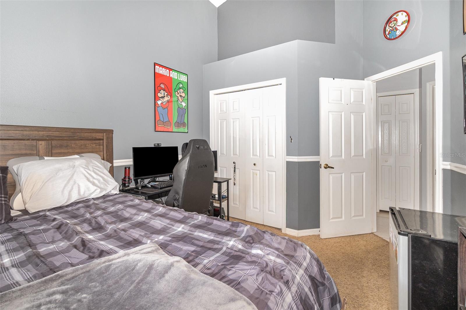 Listing photo id 27 for 637 Blenheim Loop