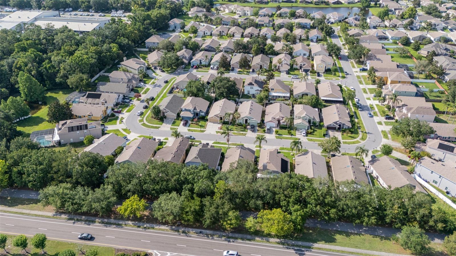 Listing photo id 36 for 637 Blenheim Loop