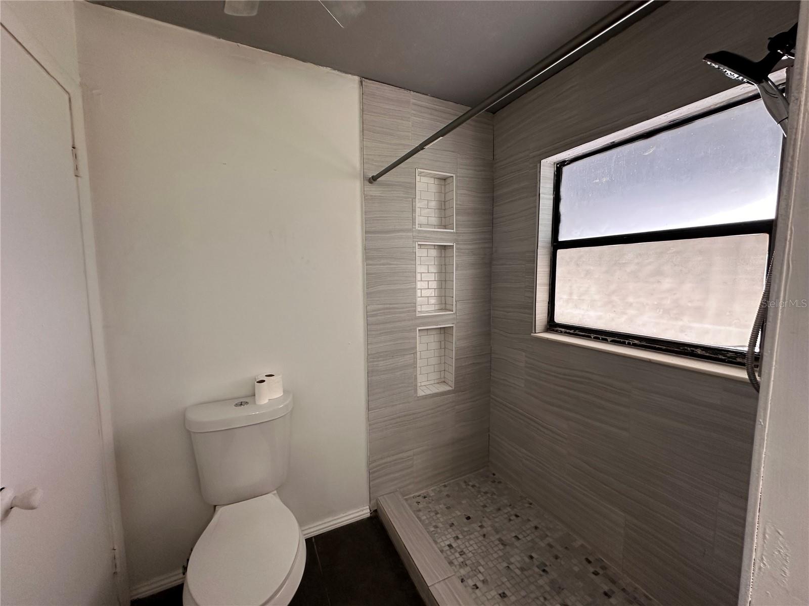 Image 13 of 26 For 2829 Sanford Avenue