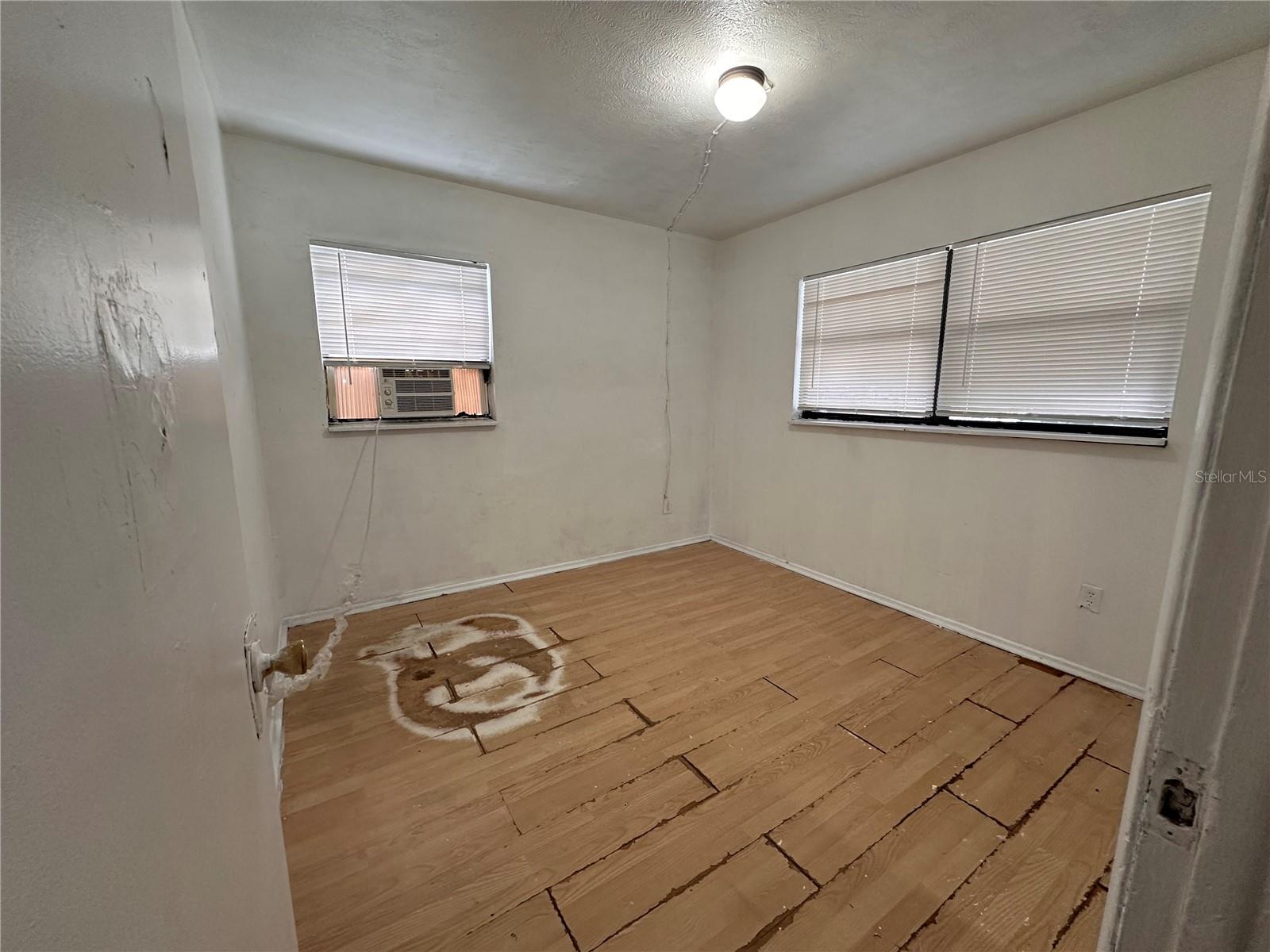 Image 15 of 26 For 2829 Sanford Avenue