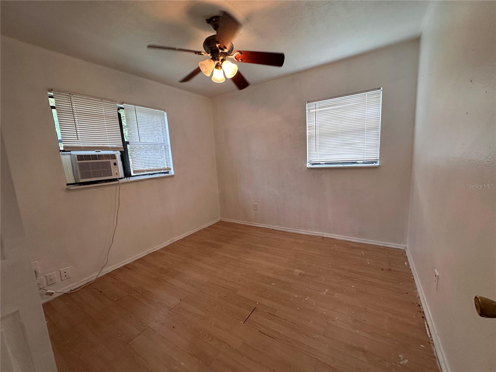 Image 17 of 26 For 2829 Sanford Avenue