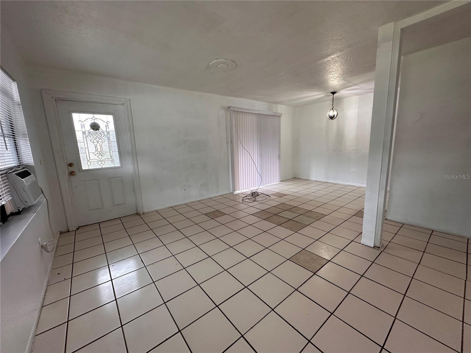 Image 4 of 26 For 2829 Sanford Avenue