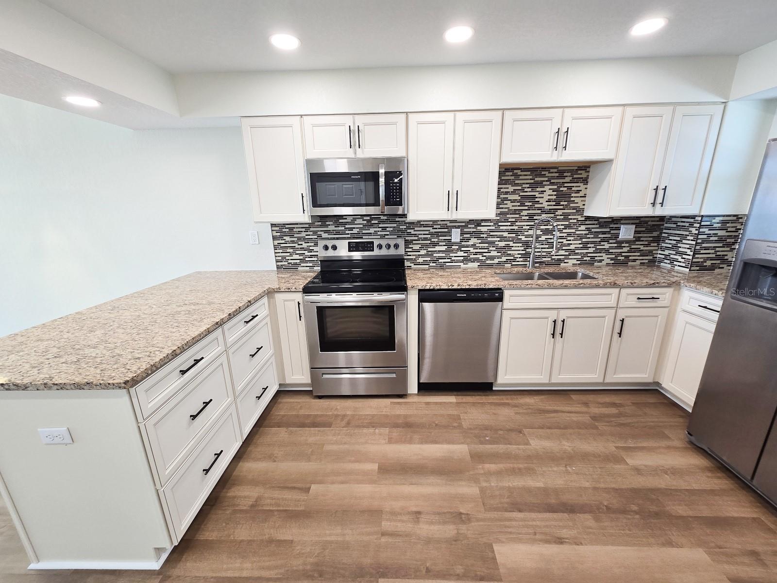 Image 5 of 35 For 1133 Ocean Shore Boulevard 606