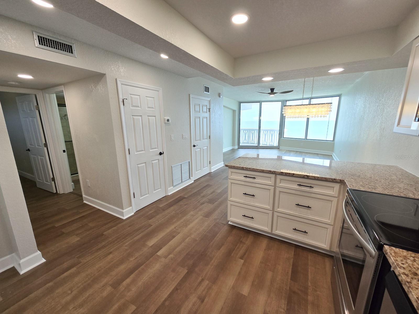 Image 6 of 35 For 1133 Ocean Shore Boulevard 606