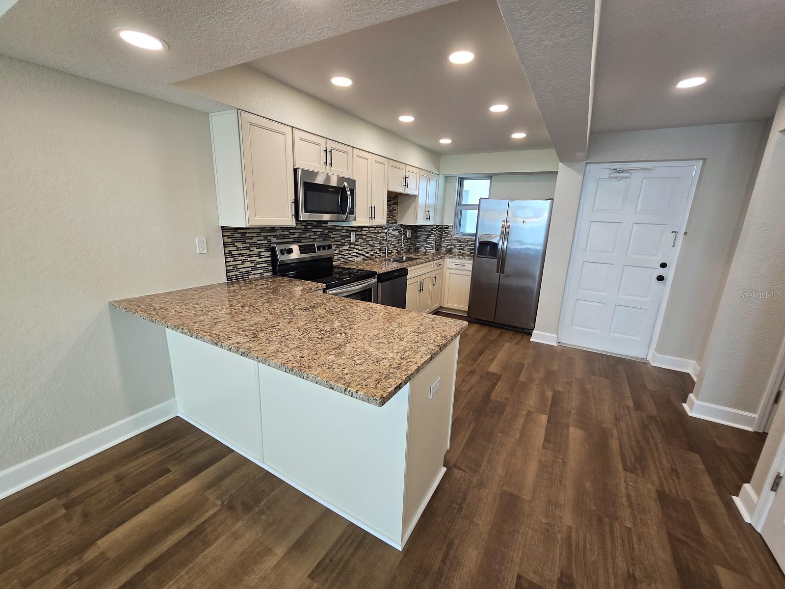 Image 7 of 35 For 1133 Ocean Shore Boulevard 606