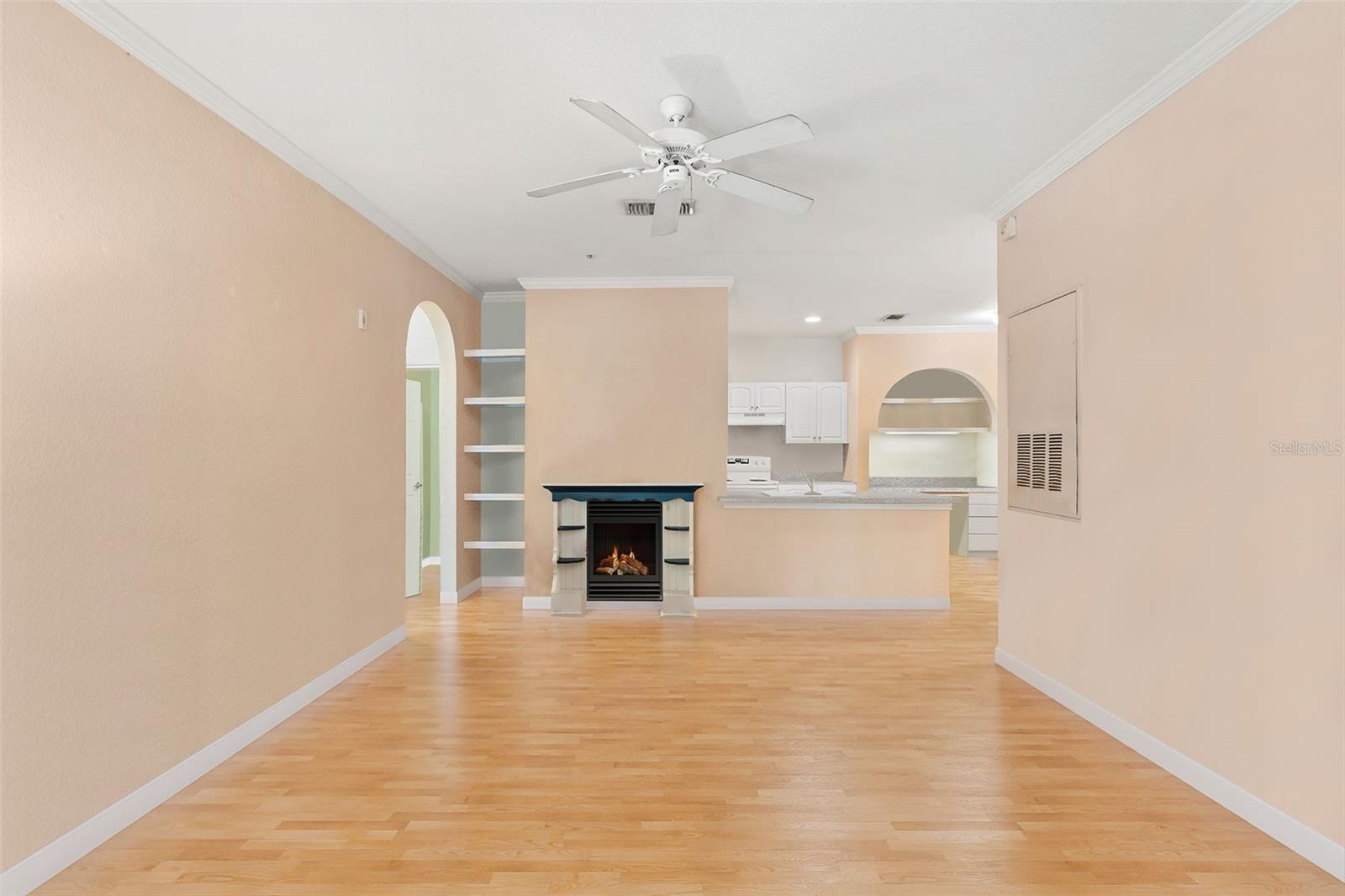 Image 11 of 31 For 860 Orange Avenue 323