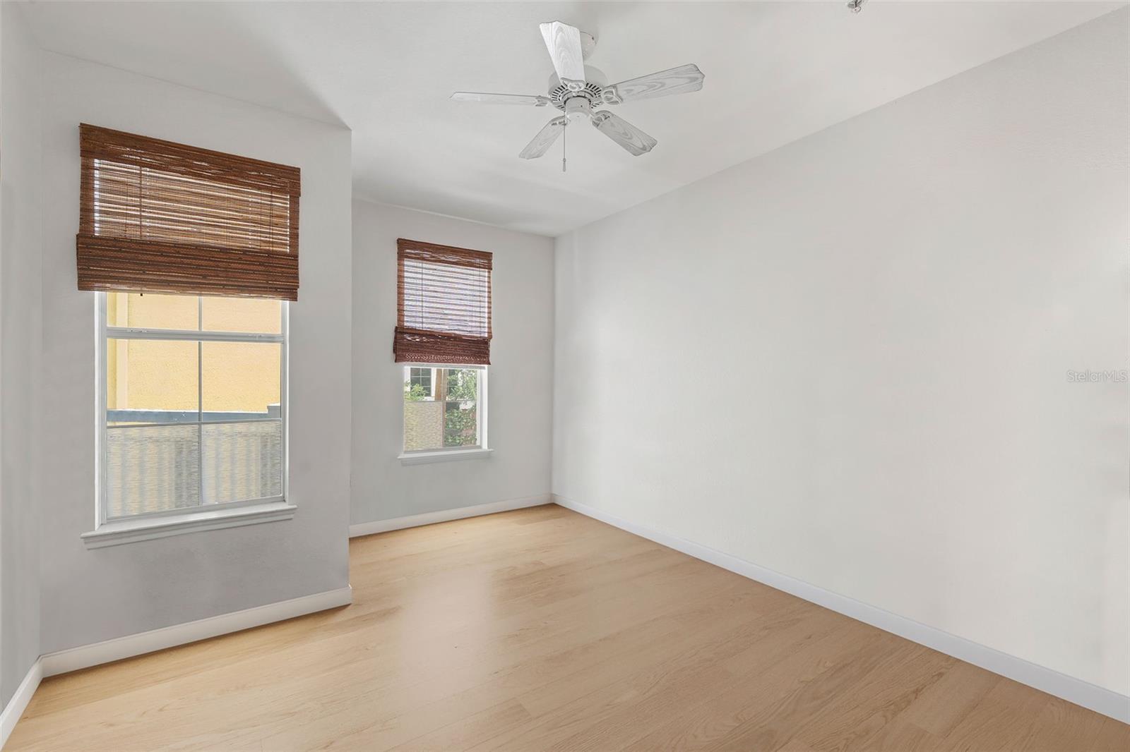 Image 13 of 31 For 860 Orange Avenue 323