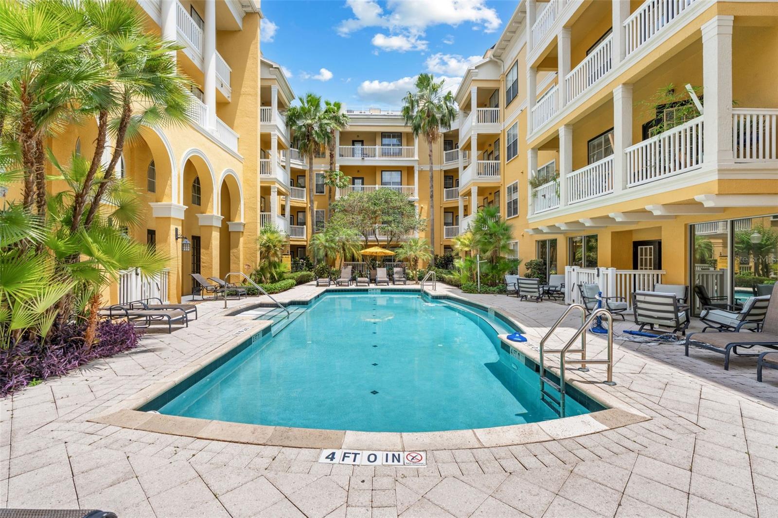 Image 21 of 31 For 860 Orange Avenue 323