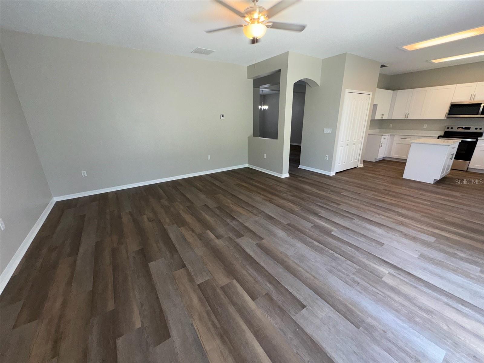 Image 10 of 24 For 3707 Andover Cay Boulevard