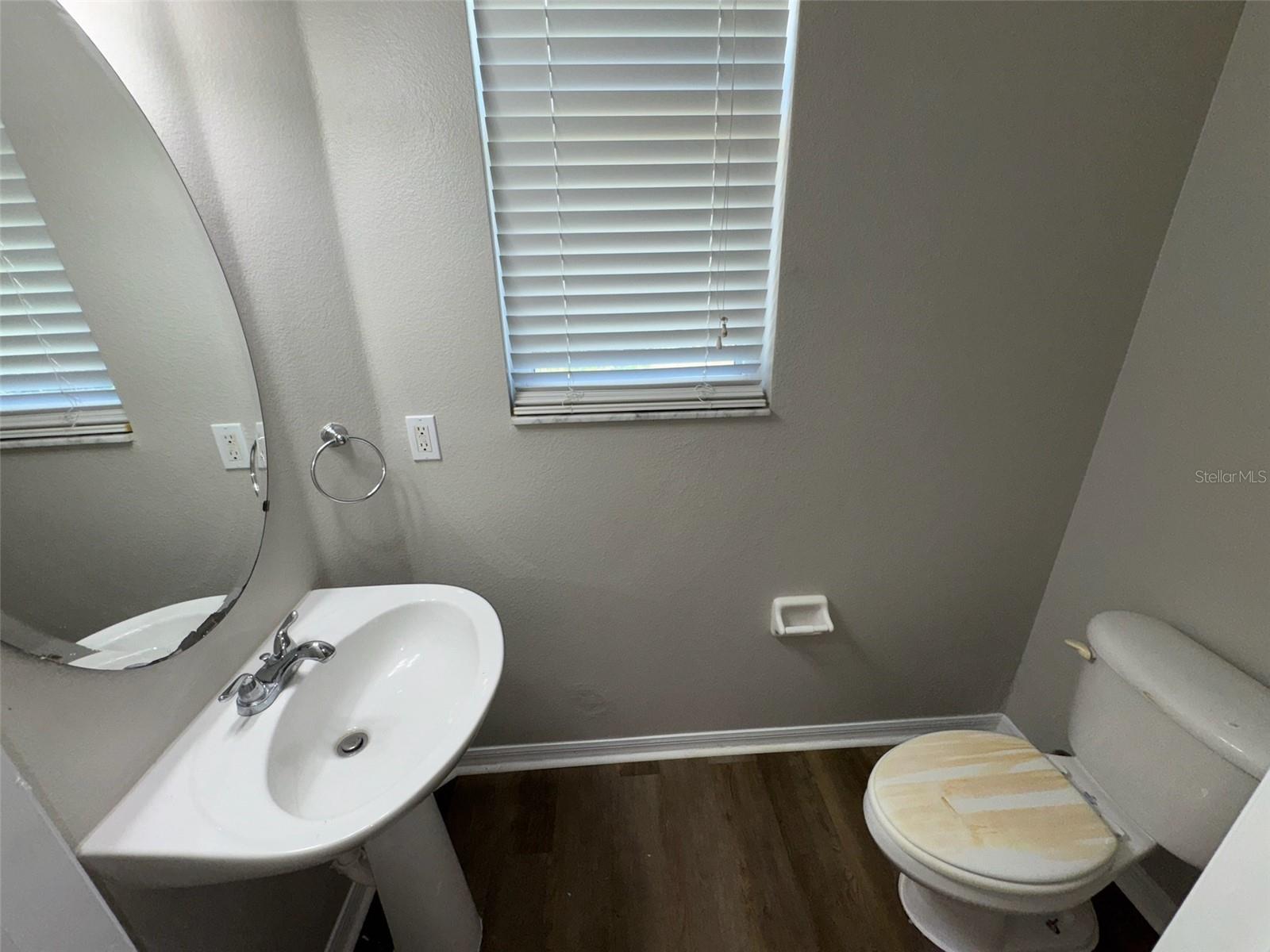 Image 11 of 24 For 3707 Andover Cay Boulevard