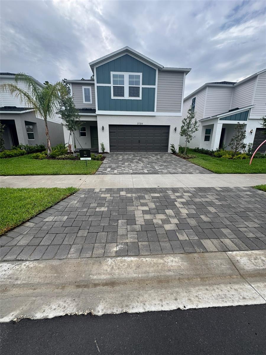 Image 3 of 36 For 37314 Sagemoor Drive