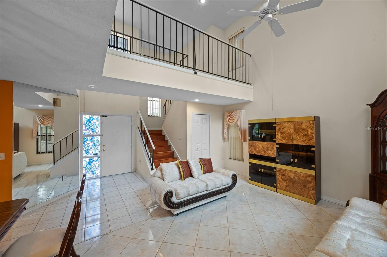 Image 4 of 28 For 4527 Sandhurst Drive
