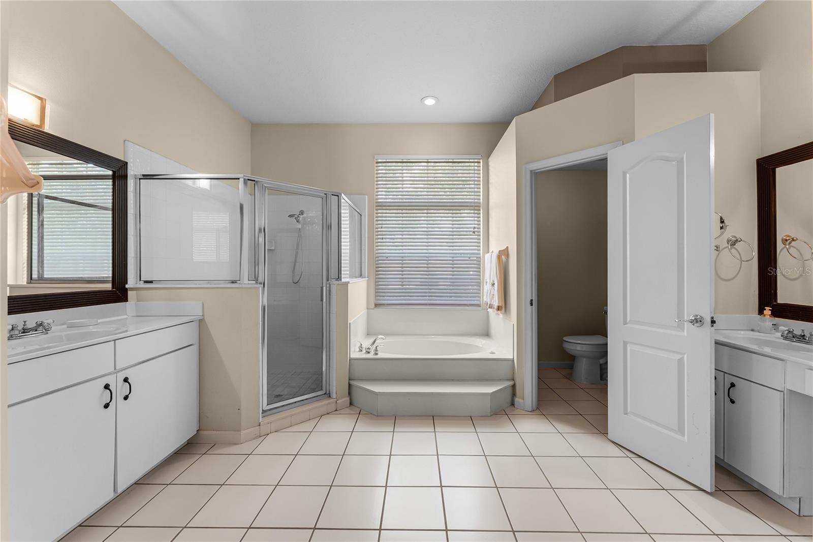 Image 19 of 31 For 821 Shallow Brook Avenue