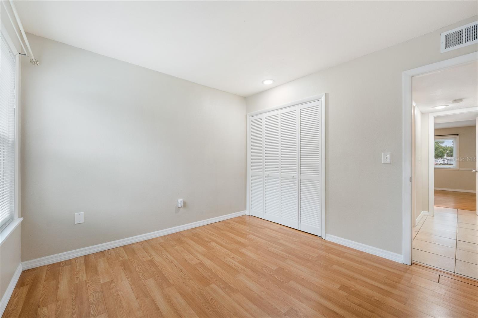 Image 11 of 20 For 5071 Eaglesmere Drive C01