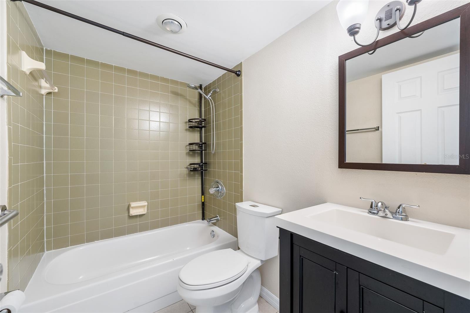 Image 12 of 20 For 5071 Eaglesmere Drive C01