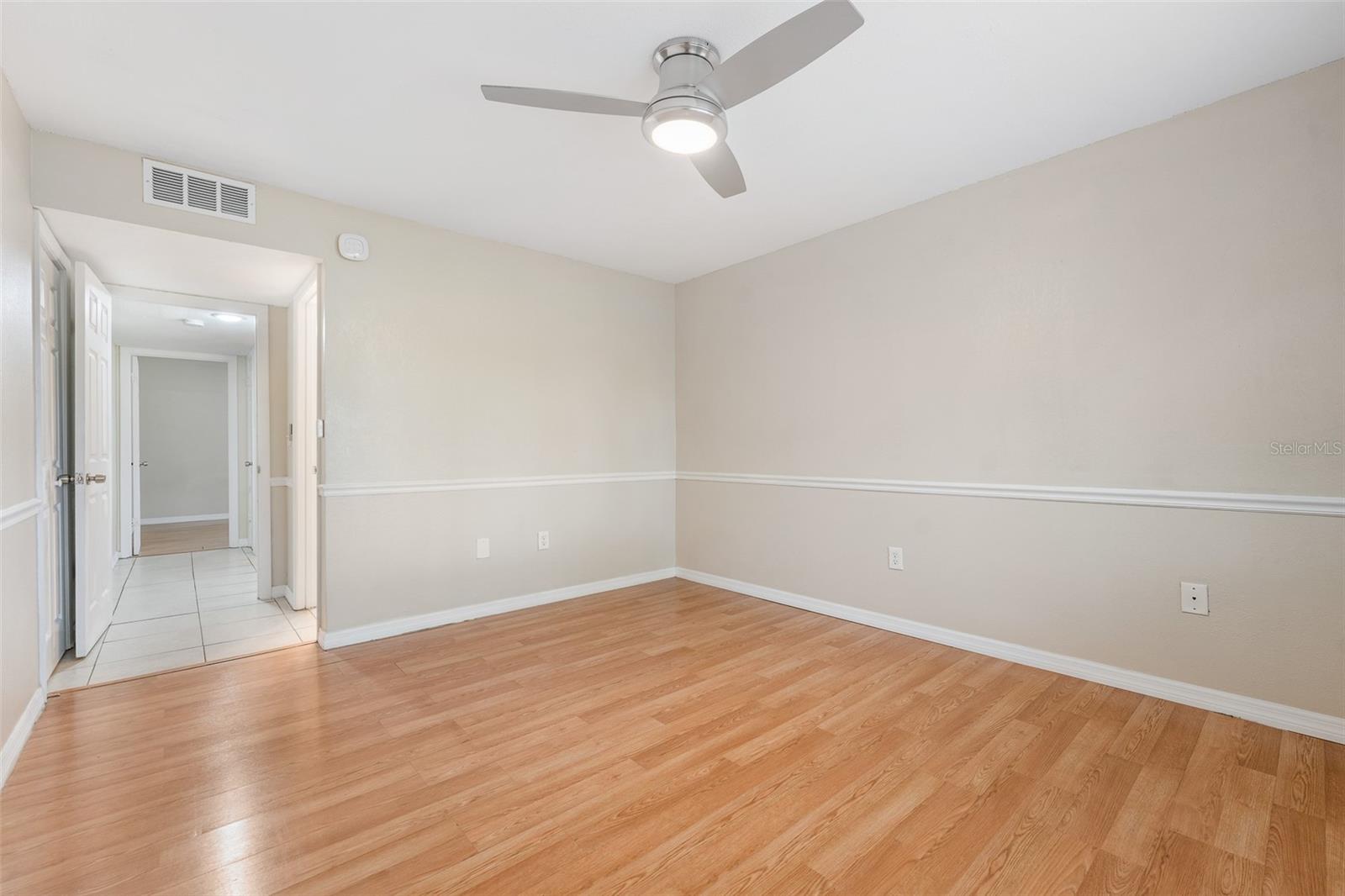 Image 14 of 20 For 5071 Eaglesmere Drive C01