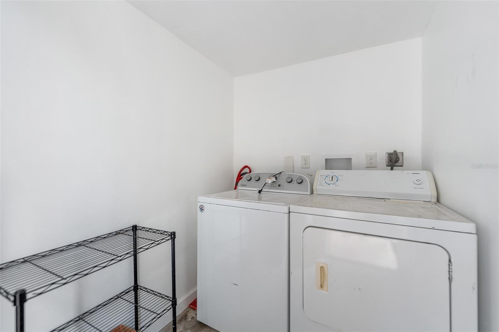 Image 16 of 20 For 5071 Eaglesmere Drive C01