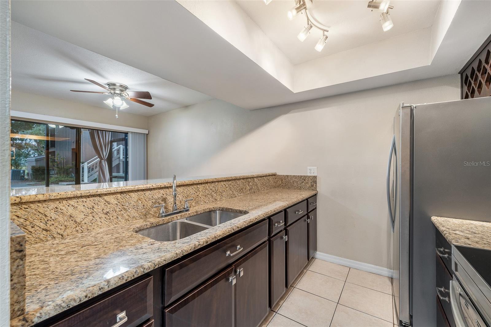 Image 3 of 20 For 5071 Eaglesmere Drive C01