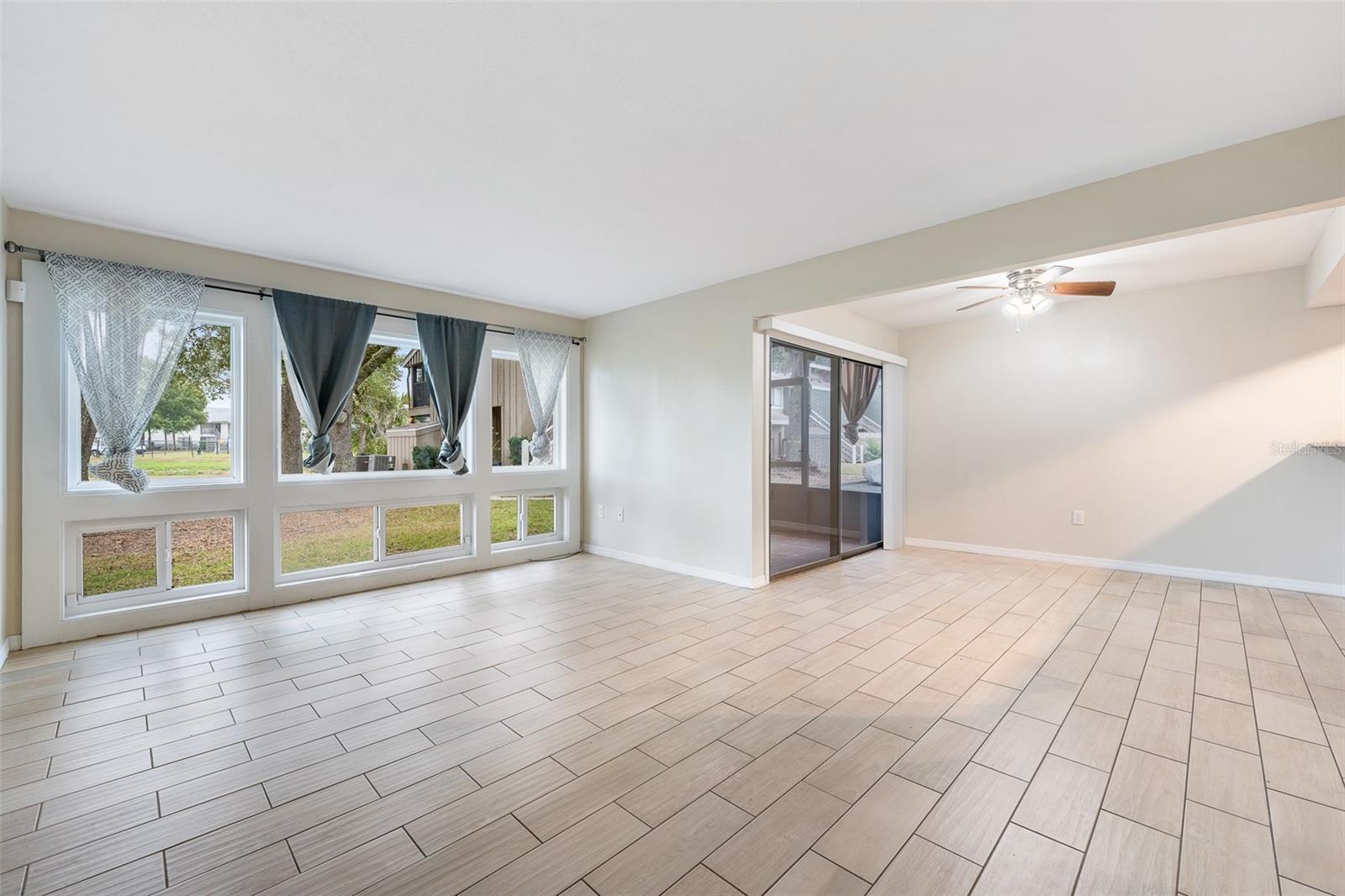 Image 7 of 20 For 5071 Eaglesmere Drive C01
