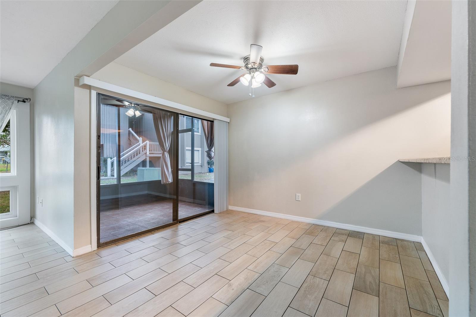 Image 8 of 20 For 5071 Eaglesmere Drive C01