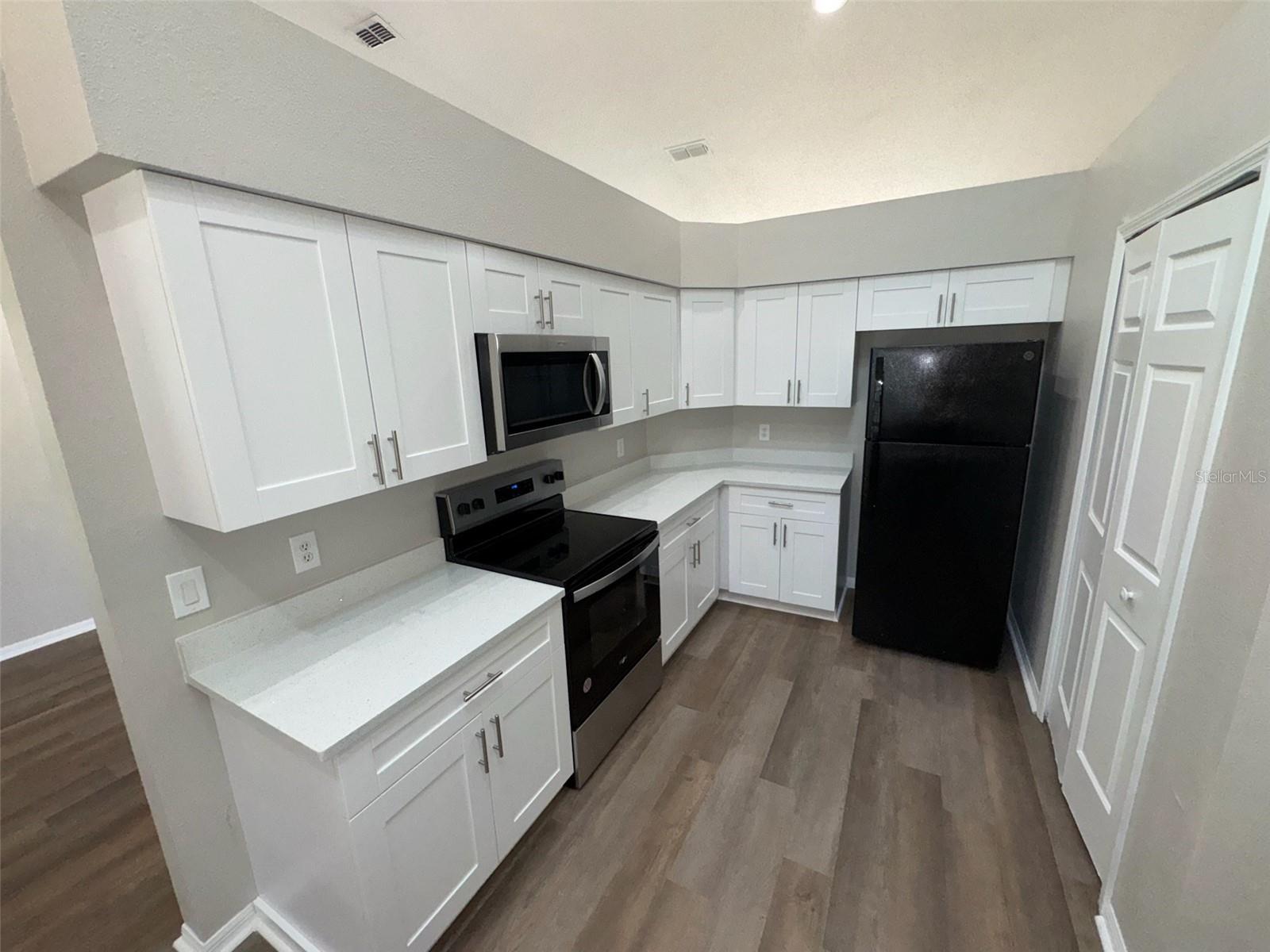 Image 3 of 30 For 7507 Sandstone Drive