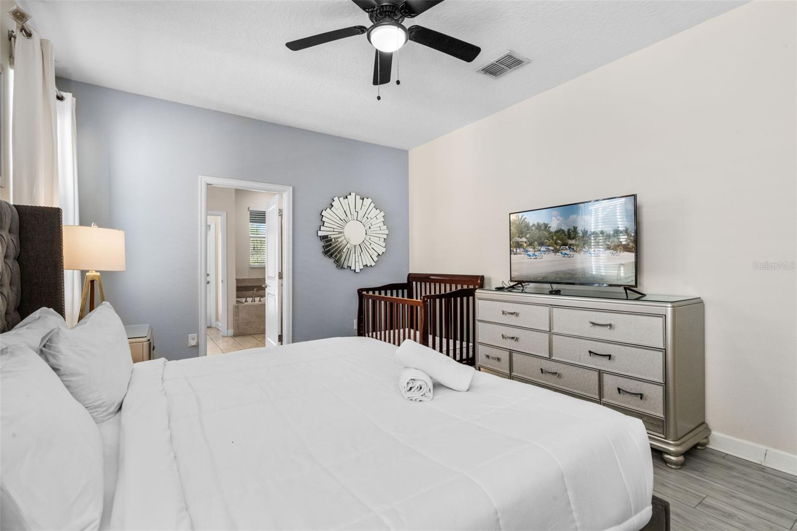 Image 13 of 63 For 8807 Interlocking Court