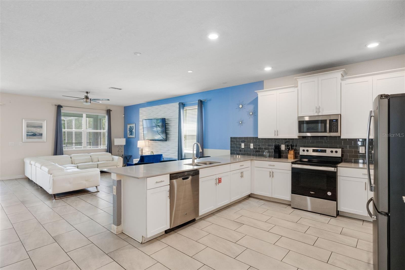 Image 7 of 63 For 8807 Interlocking Court