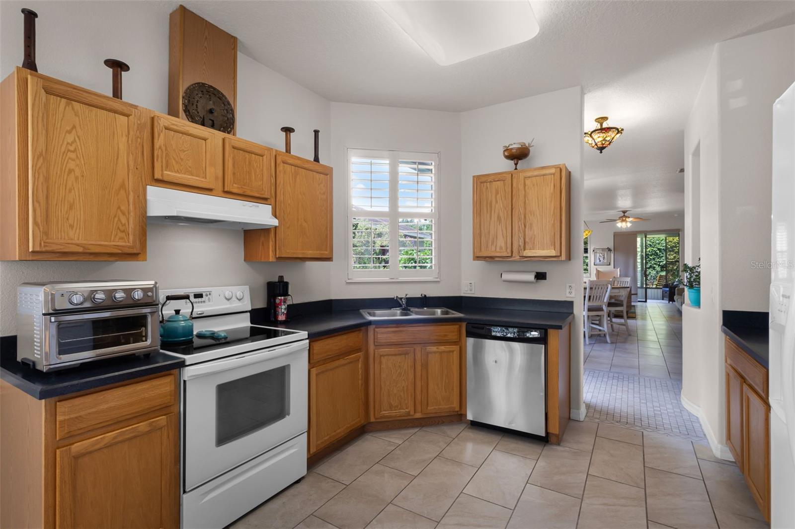 Image 18 of 42 For 532 Casanova Court