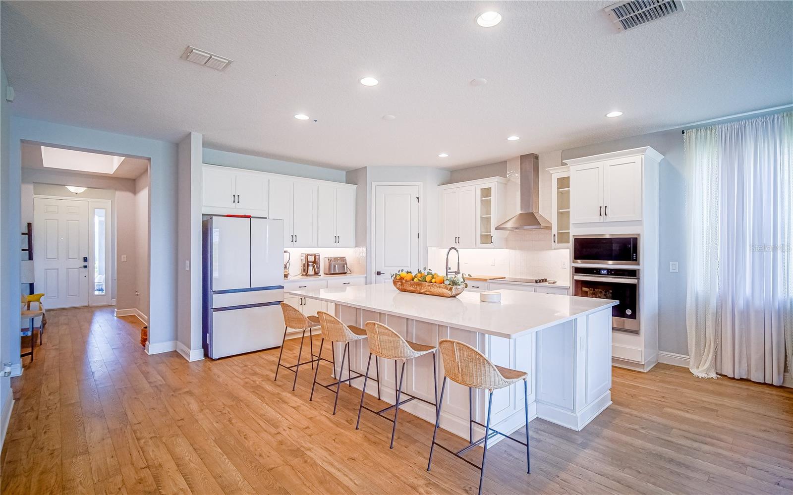 Image 9 of 34 For 18851 Rawson Street