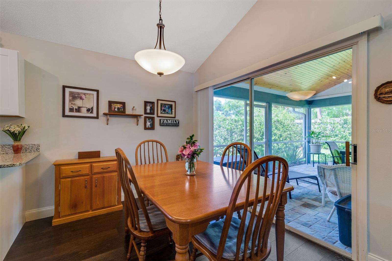 Image 14 of 30 For 544 Remington Oak Drive