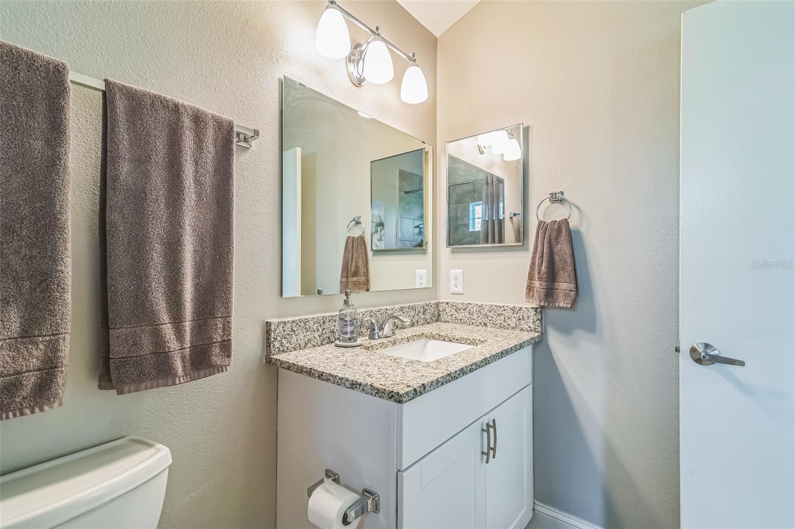 Image 21 of 30 For 544 Remington Oak Drive