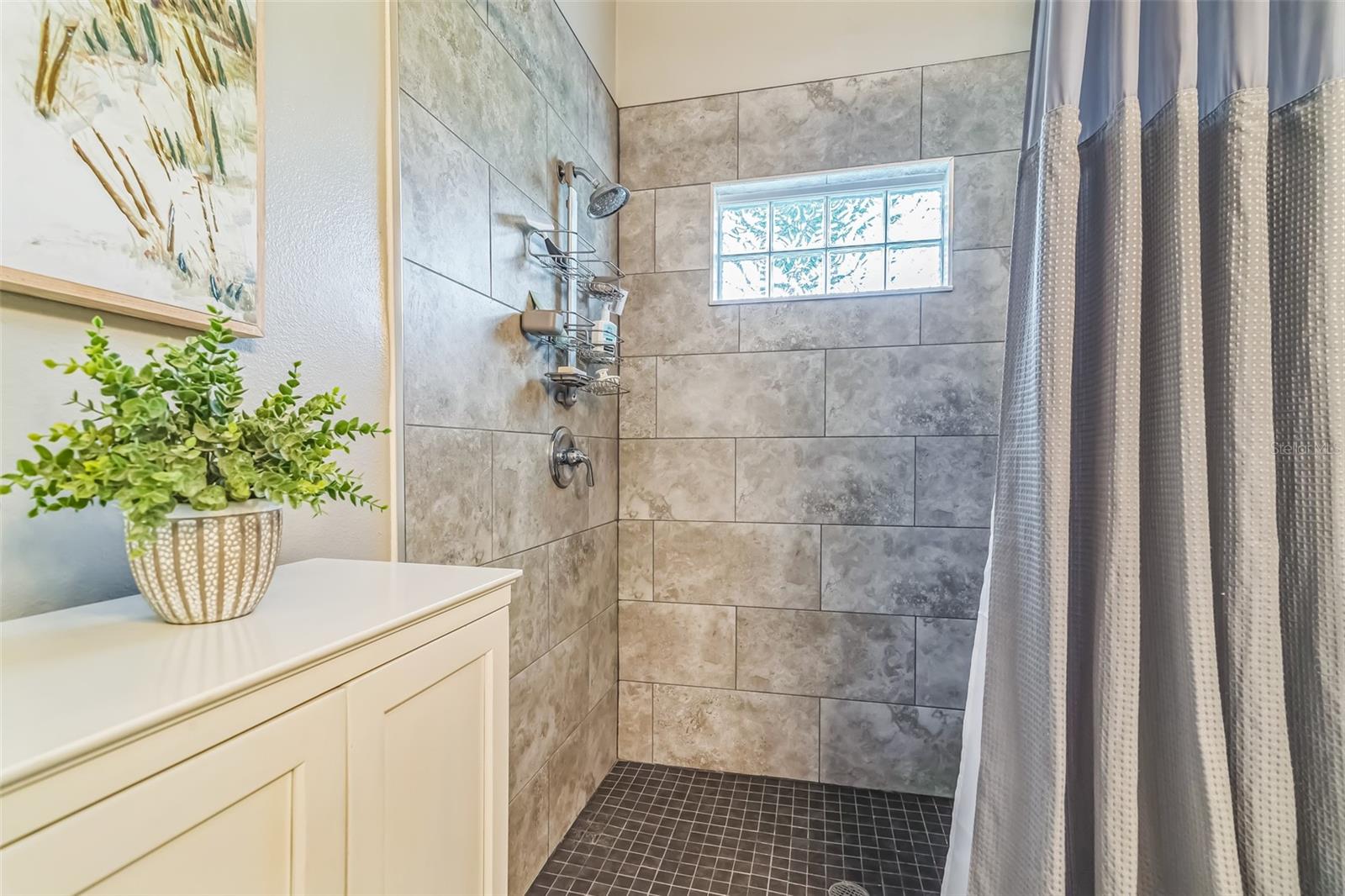 Image 22 of 30 For 544 Remington Oak Drive