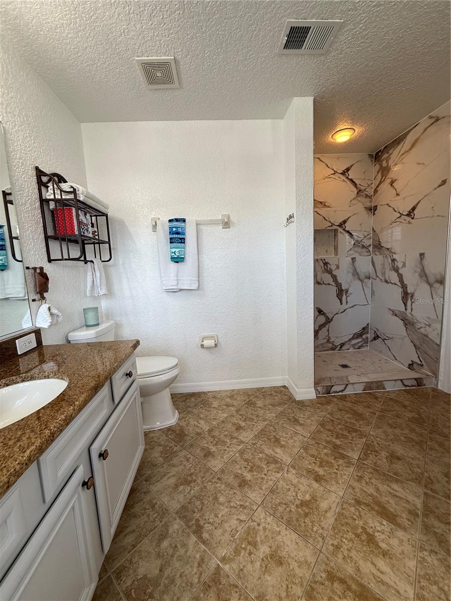 Image 18 of 46 For 5107 122nd Boulevard