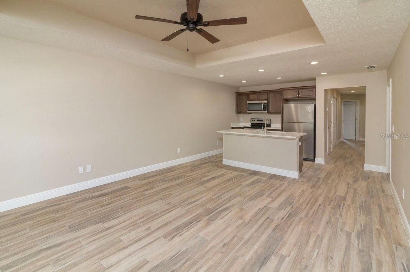 Image 6 of 15 For 920 Eustis Street 924