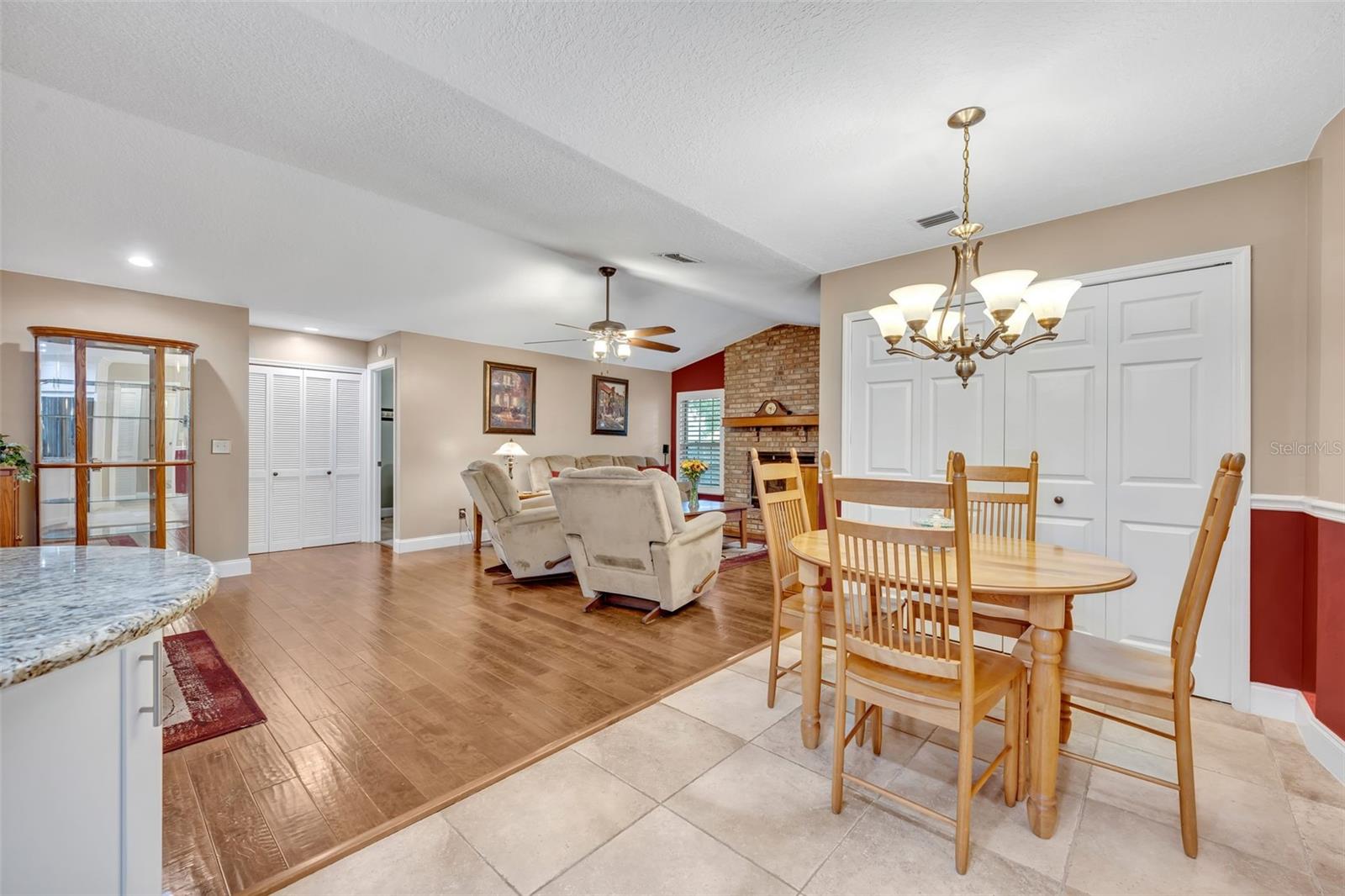 Image 22 of 53 For 828 Timber Court Court