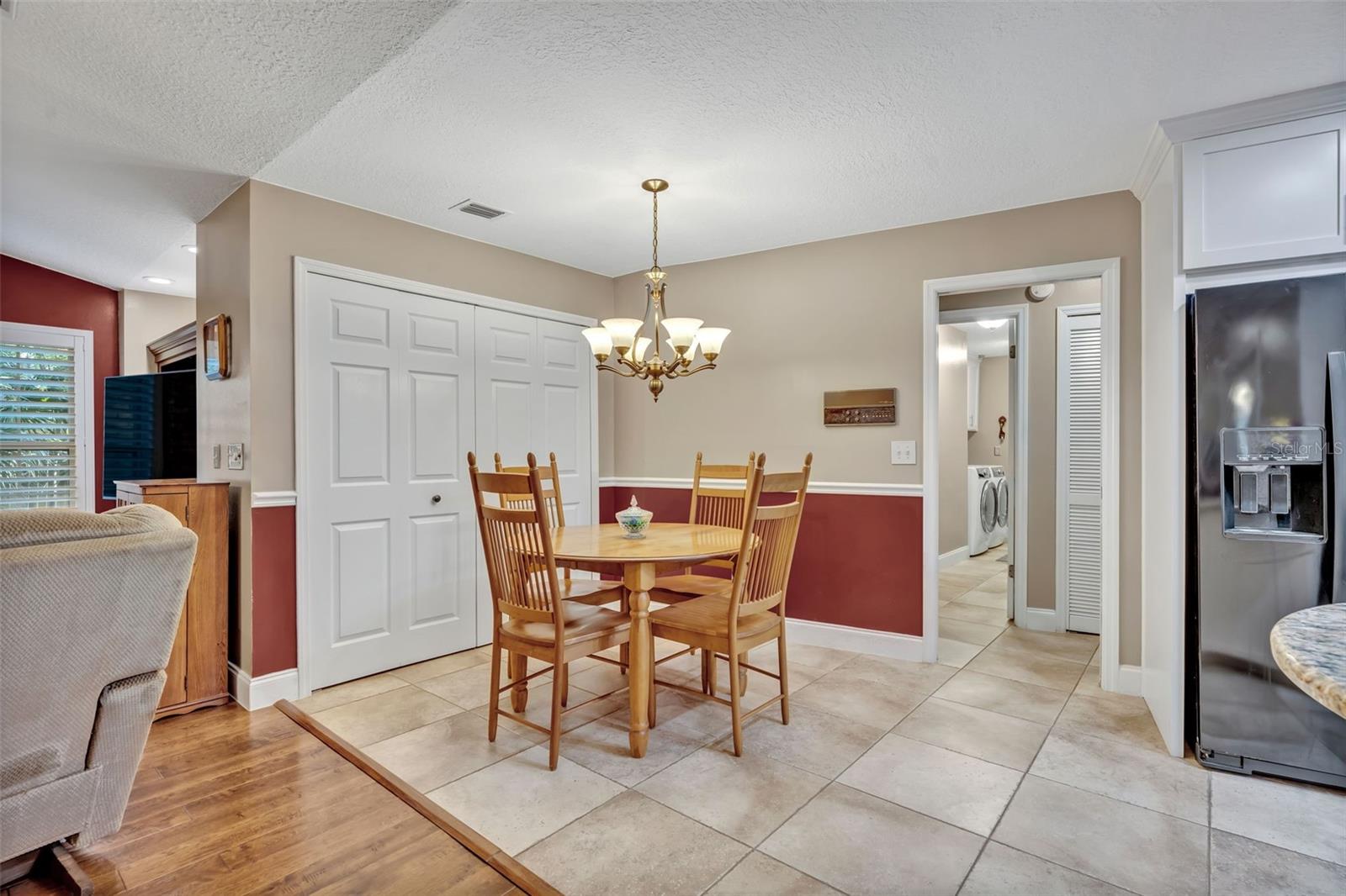 Image 23 of 53 For 828 Timber Court Court
