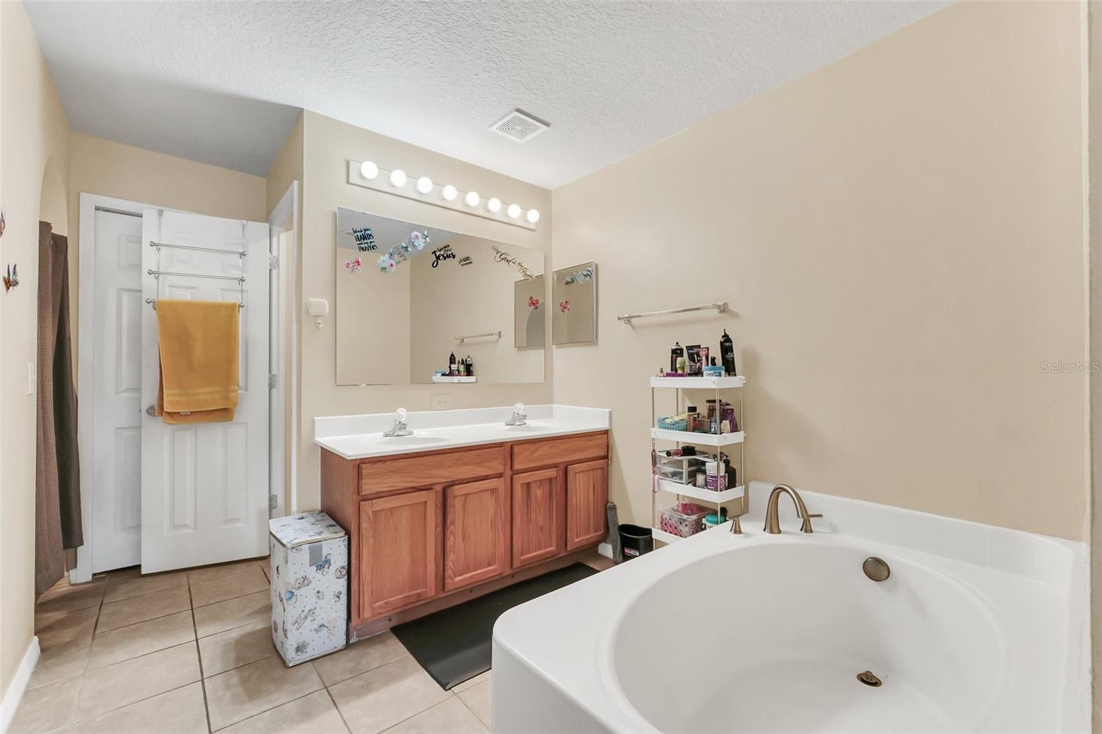 Image 19 of 31 For 510 Lobelia Drive