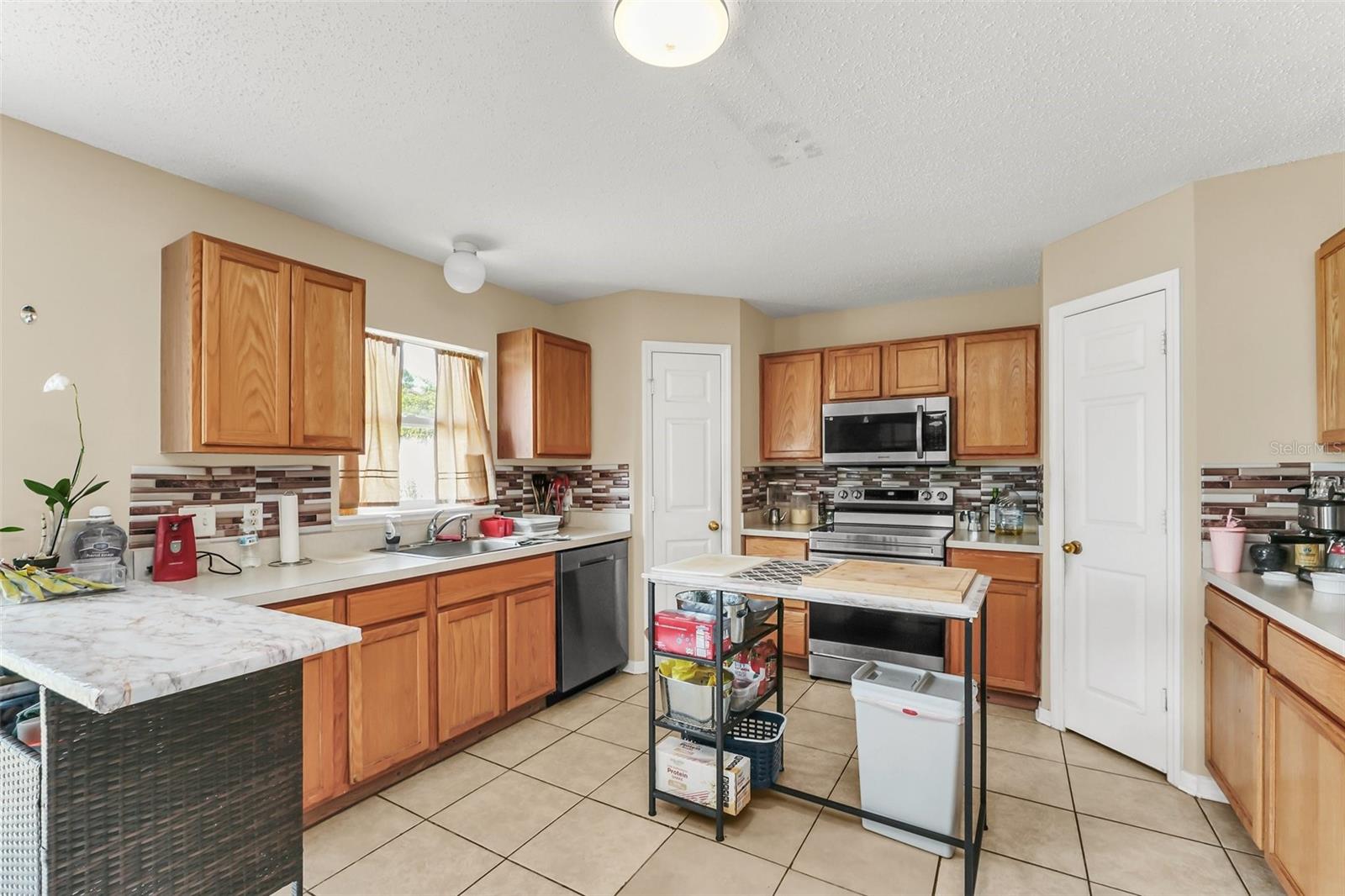 Image 8 of 31 For 510 Lobelia Drive