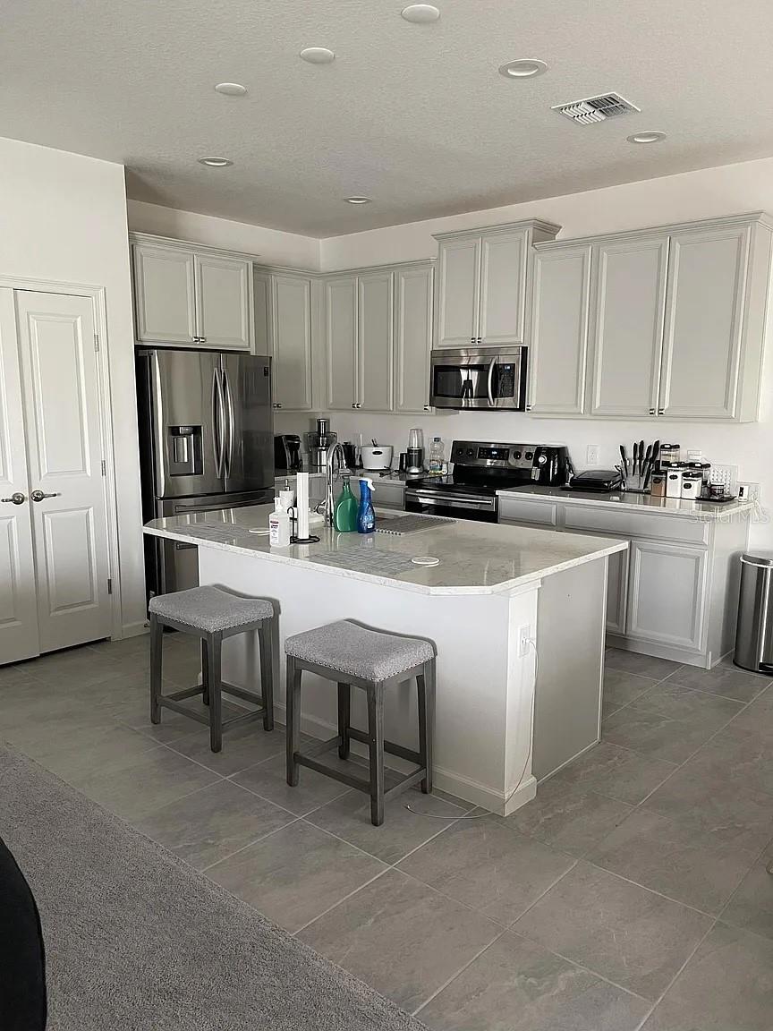 Image 2 of 3 For 1328 Yorkdale Road