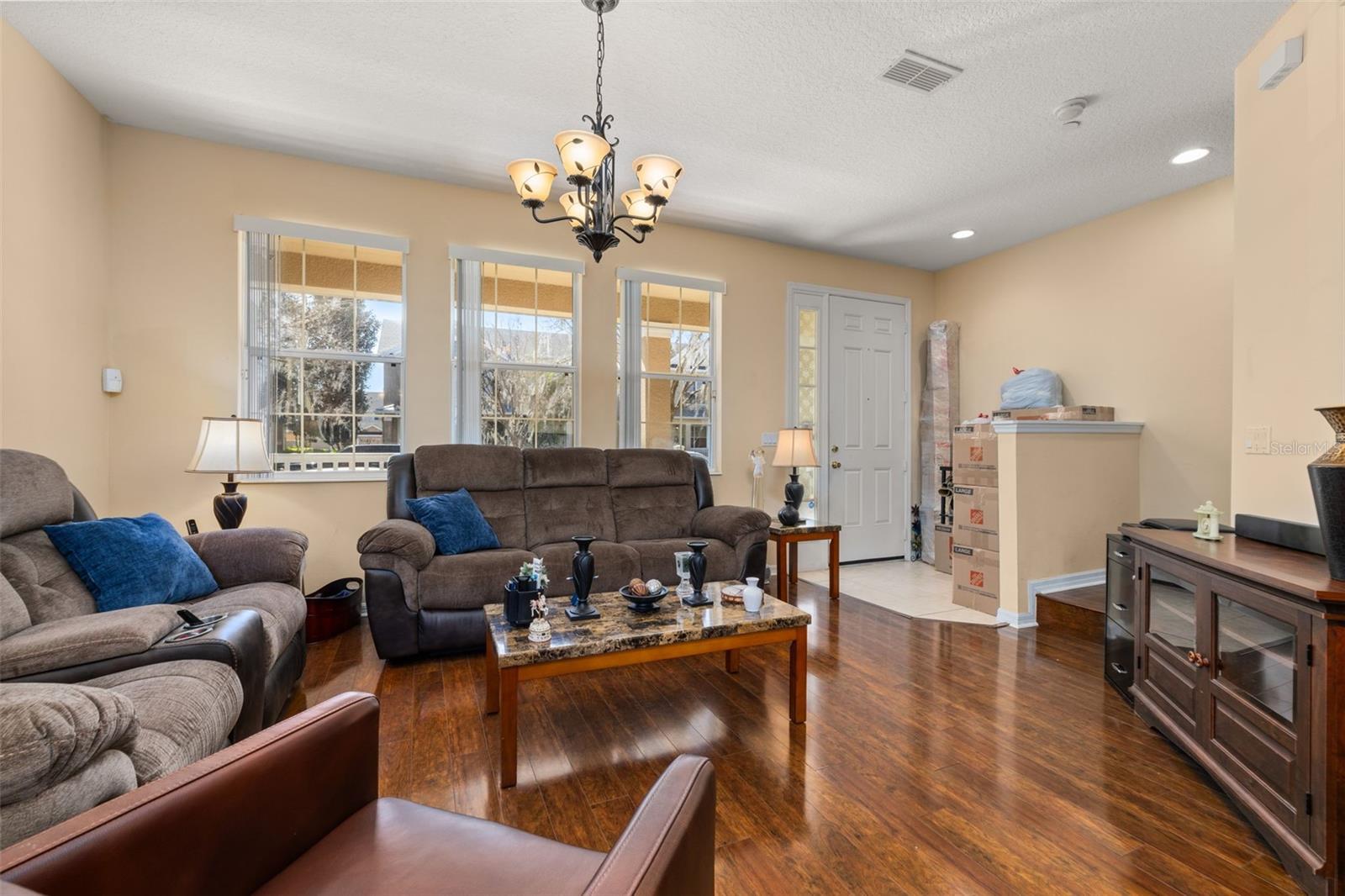 Image 11 of 59 For 9141 Camden Gardens Street