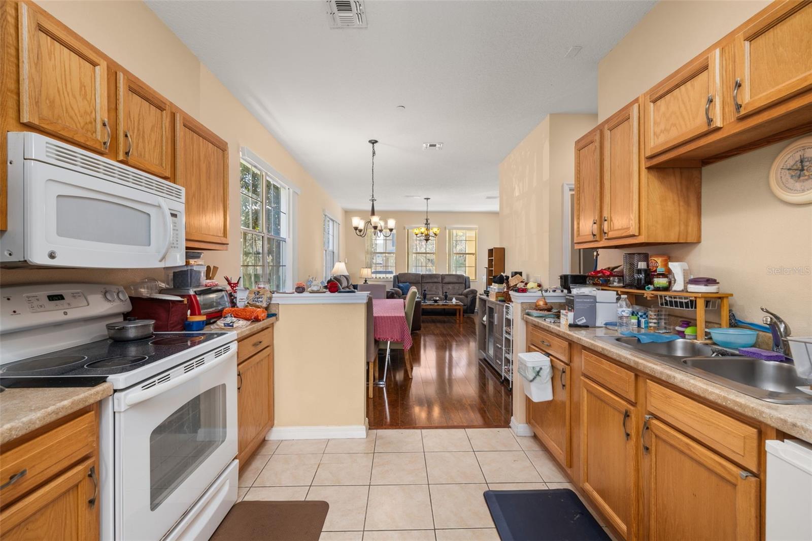 Image 17 of 59 For 9141 Camden Gardens Street