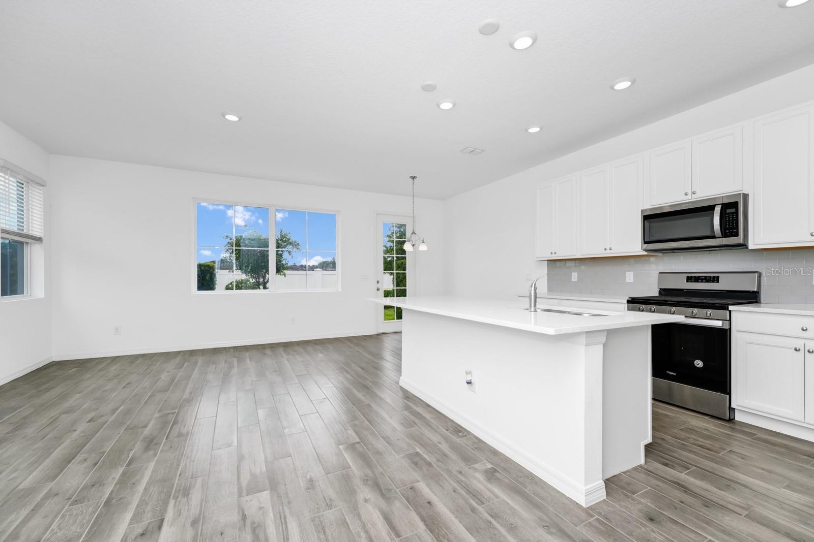 Image 6 of 46 For 809 Benoi Drive
